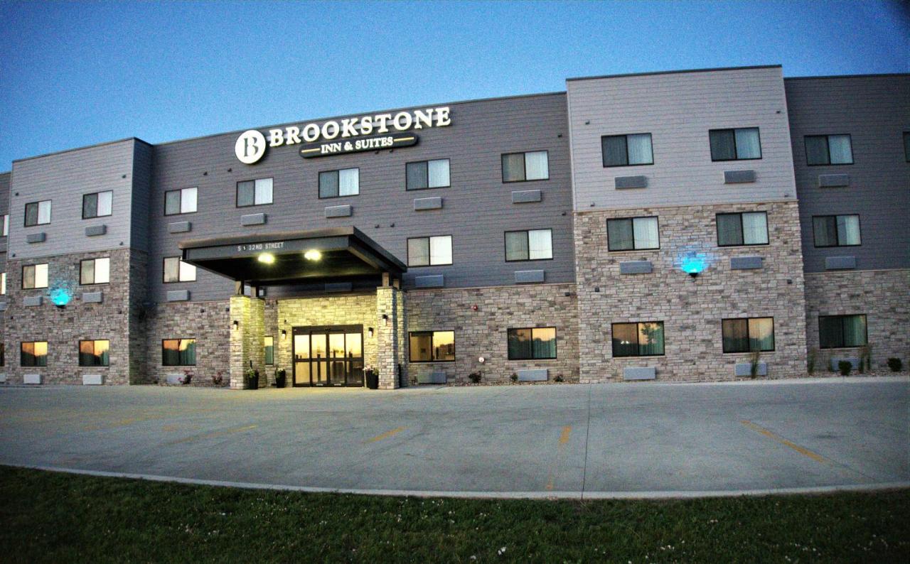 Brookstone Inn & Suites Форт-Додж Екстер'єр фото